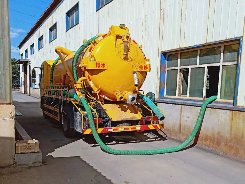 建宁路厂区化粪池清理