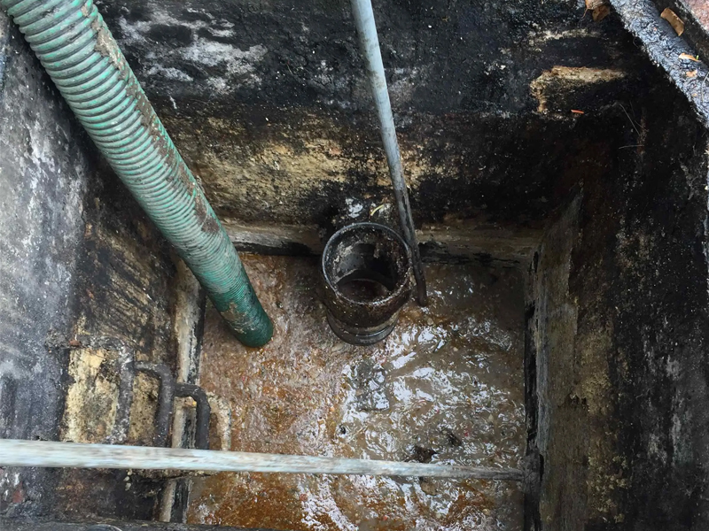 建宁路隔油池清理